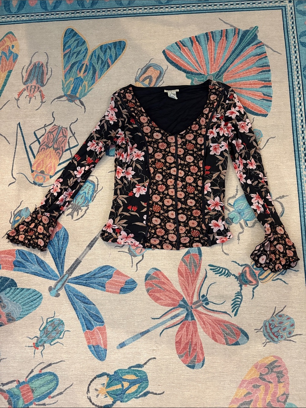 Whimsical Mixed Print Apostrophe Black Floral V-Neck Long Sleeve Blouse